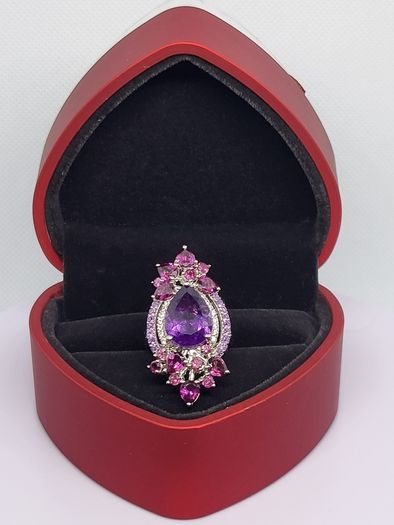 Heart Ring Box (Size 7x7x7 cm)