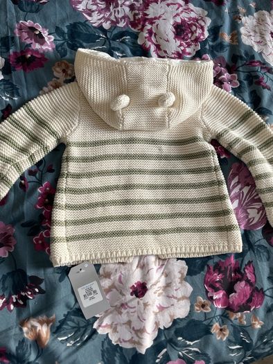 New- baby jumper size 9-12 months