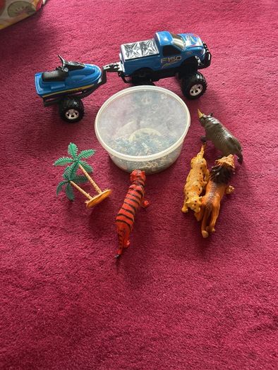 Small bundle of free toys