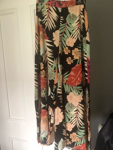 wide leg trousers