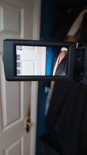 Sony Handycam HDR-PJ200E Camcorder Video Camera