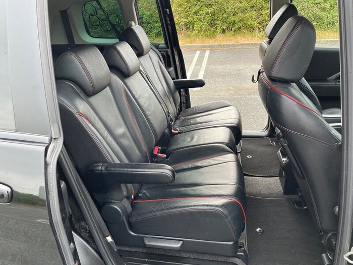 131 Mazda 5 Sport High Spec 7 seater New NCT.