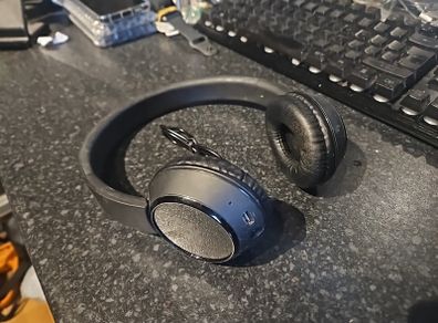Bluetooth headphones