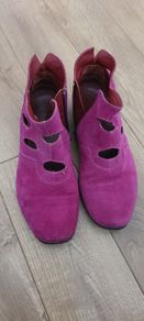 Women's shoes