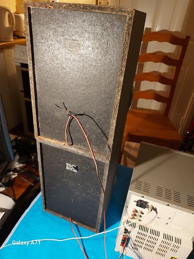 Sony Micro Hifi System Model CMT-CP1, Radio, CD and Tape with Two Philips Speakers Model FWB-C355-01 in excellent condition