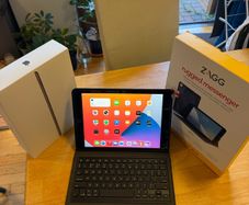 iPad 8th Gen with hard case & keyboard (hardly used)