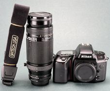 Nikon N70 35mm Film SLR Camera with 75-300 nikkor lens