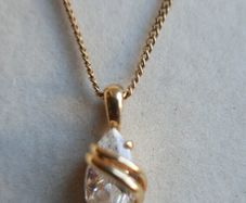 Beautiful Gold Plated Oval Solitaire Pendant Necklace with Chain  Stone Cubic Zirconia Gold, length 18"