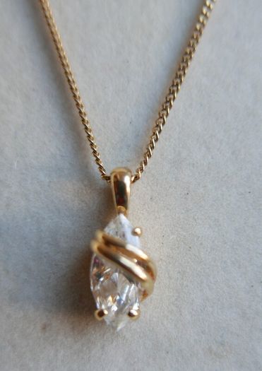 Beautiful Gold Plated Oval Solitaire Pendant Necklace with Chain  Stone Cubic Zirconia Gold, length 18"
