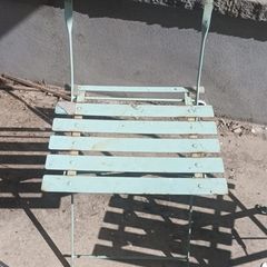 Free Outdoor Chairs and Table