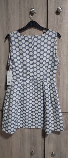 Quality polka dress size 8/10 new with tags