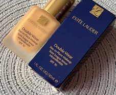 Estee Lauder Double Wear Stay-in-Place Foundation  4W1 SPF 10 Honey Bronze 30ml With Box