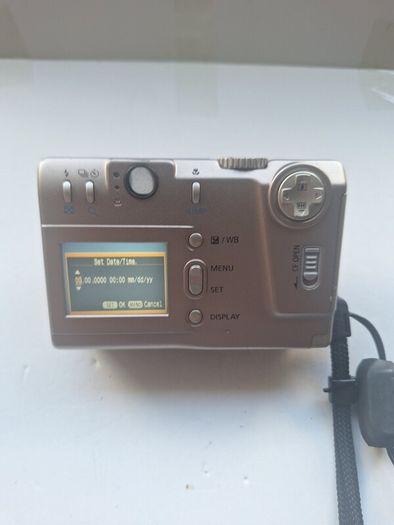Canon PowerShot S20 3.3MP Vintage Digital Camera Boxed