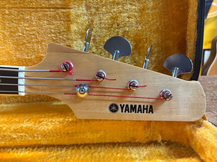 Yamaha SB-55 Sunburst 1970
