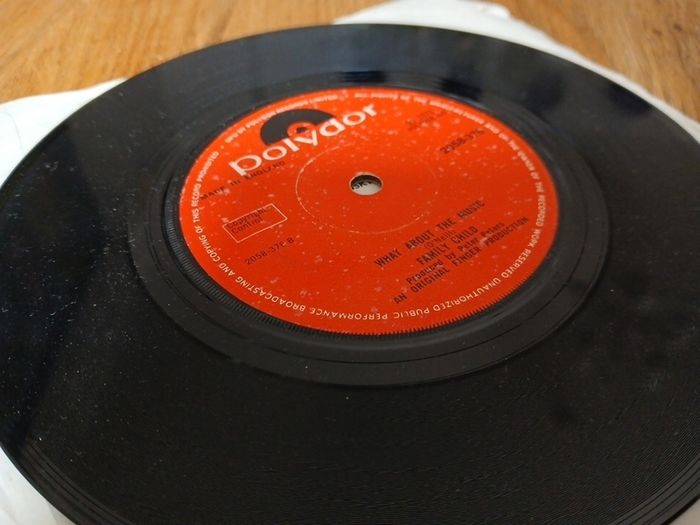 He Family Child 7" Irish Press