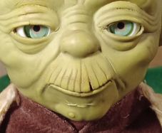 Star Wars Interactive Yoda ( Furby ) 2000 Tiger Electronics