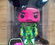 Funko: Infinity Killmonger Jumbo Pop (Blacklight)