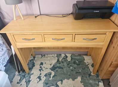 Dressing table or desk