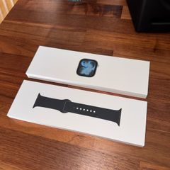 Apple Watch Series 11 42mm Space Gray