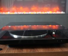 Denon DP-300F Fully Automatic Turntable, As New. Under Warranty and Accessories