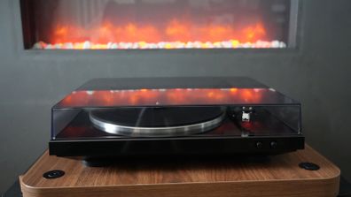 Denon DP-300F Fully Automatic Turntable, As New. Under Warranty and Accessories