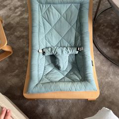 Charlie Crane LEVO Baby Bouncer Blue and Beech
