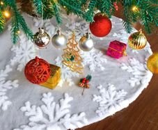 Christmas Tree Skirt 36 Inch Jacquard Cashmere Snowflake Xmas Tree Skirt MULTIPLE SIZES (FREE POSTAGE)
