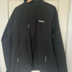 Regatta black softshell jacket xxl