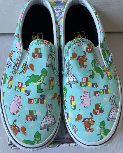 VANS Classic Slip On Kids x Toy Story Andy's Toys Size 1 Brand New
