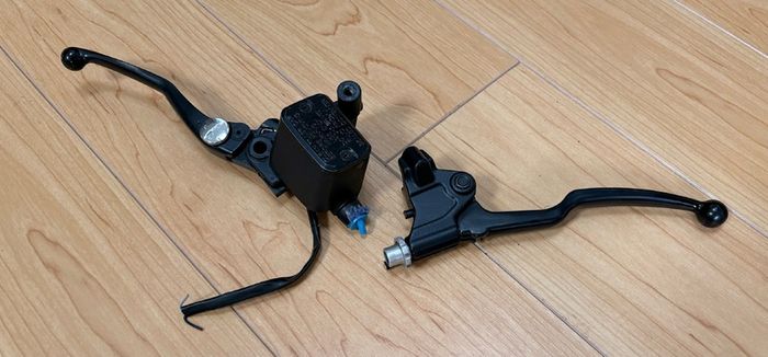 Ducati monster 821 oem levers