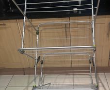 Foldable clothes stand