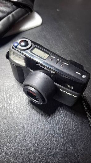 Olympus  SuperZoom 2800 Point & Shoot 35mm Film Camera READ!