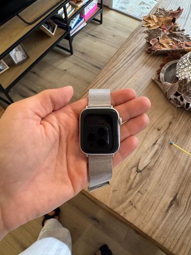 Apple Watch SE 44mm Silver Aluminium Case