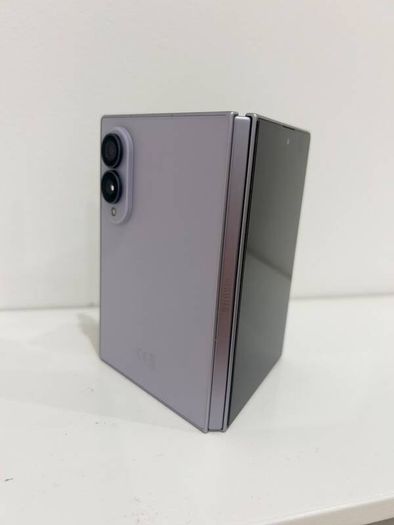 Samsung Galaxy Z Fold 8