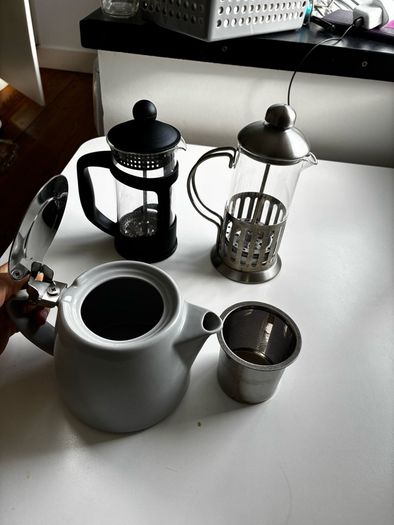 french press x 2 and tea pot