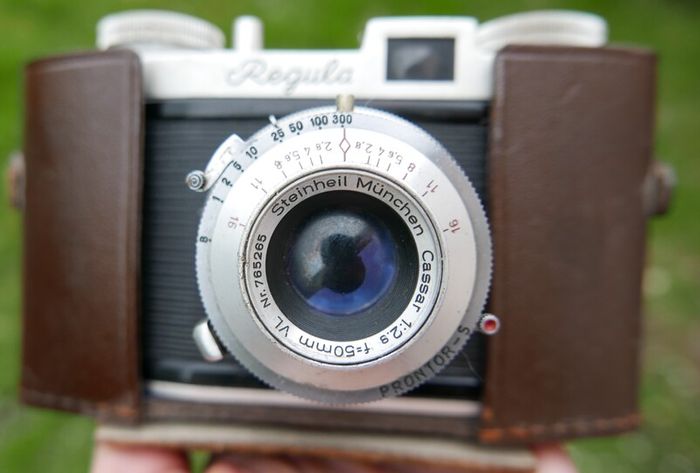Vintage KING REGULA CAMERA made in Germany in leather case 1950s