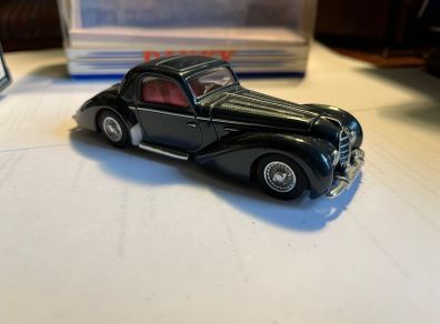 Dinky Delahaye 145