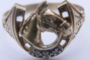 Vintage 9K Sold Gold 375 Horse Head and Horseshoe Ring Men's Signet with Diamonds, BIG SIZE 4,23g