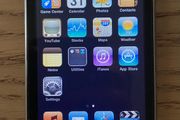 vintage ipod touch 2nd gen