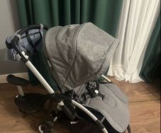 Bugaboo bee grey pram with foot stand