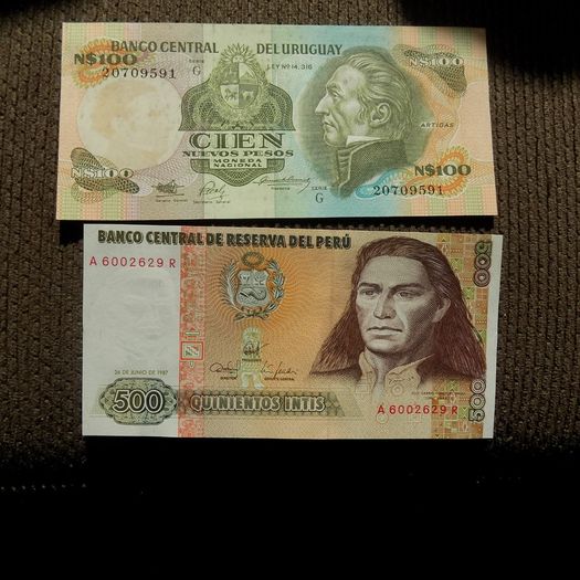 Lot of 10 Uncirculated World Banknotes.No 11.