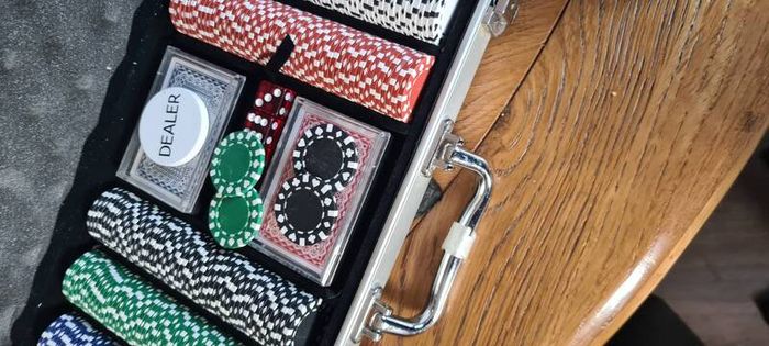 poker chip set
