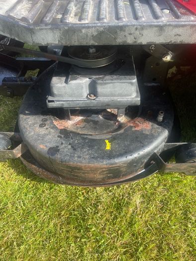 Ride on lawnmower