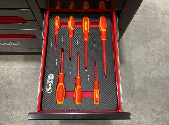 Brand New 12drawer Tool Chest Full Of Tools