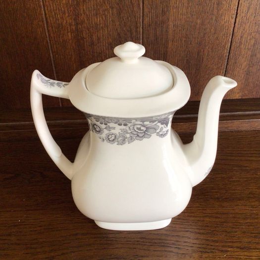 Vintage Spode Delamare pattern stunning coffee pot