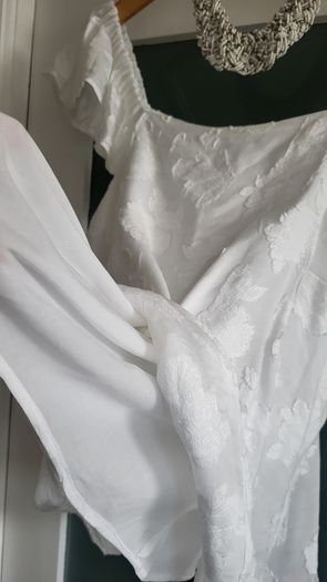 GALLERY white frill shoulder strap Sz 12