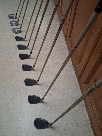 Ladies Golf Clubs. Set Of Right Handed Ladies Flex Graphite Golf Clubs In Excellent Condition. Collect In Dublin Or Receive Via Post.