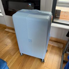 Extra large Steve Madden suitcase. Used once. Double zip so it can be expanded.