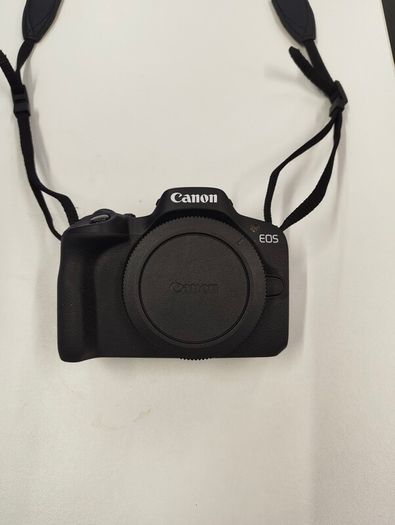 Canon Camera R50 Bundle