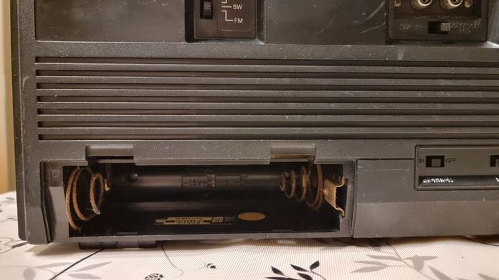 Vintage Philips D 8201 Cassette deck and Radio AM/FM/SW.